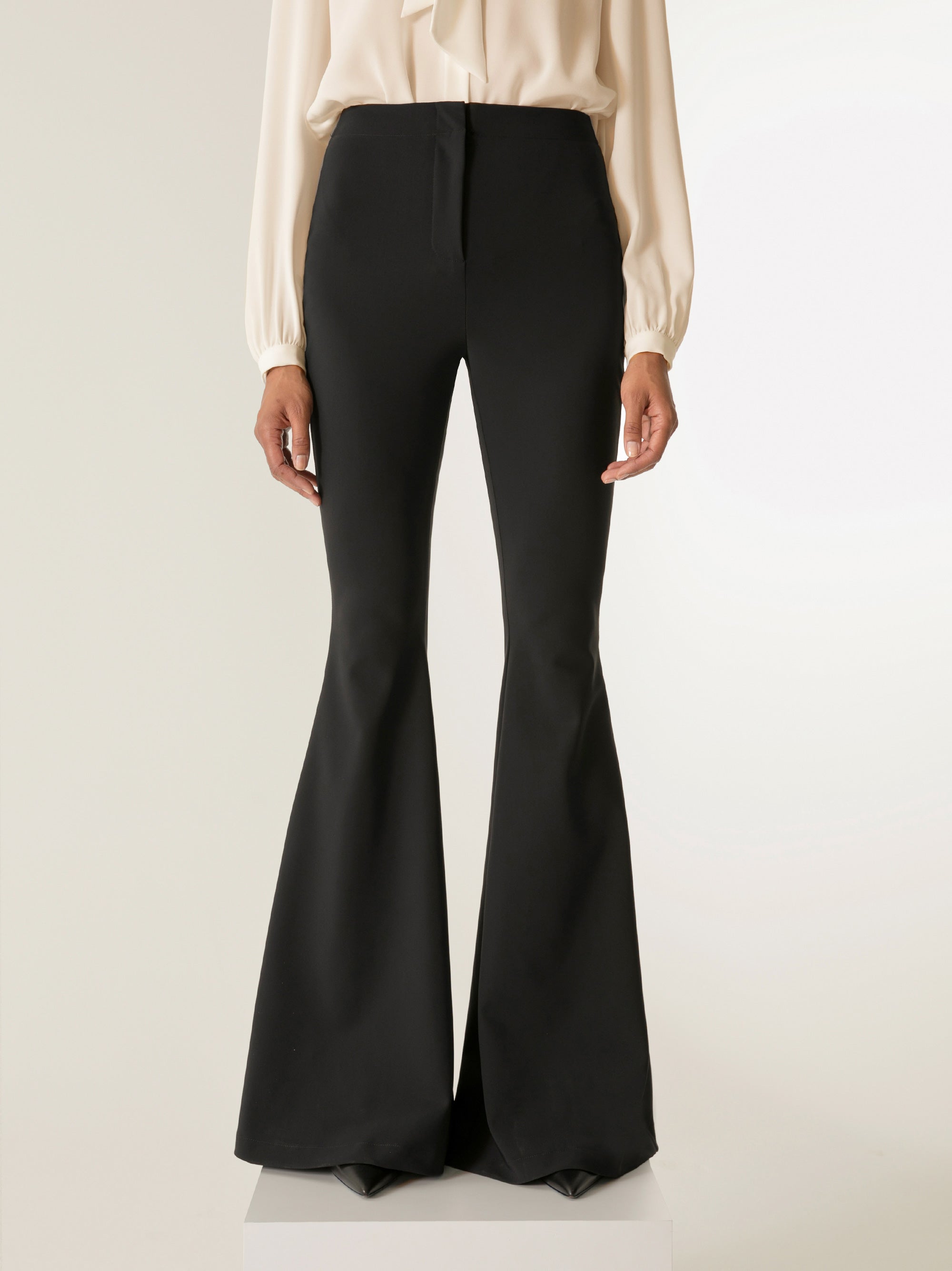 Does anyone else wish they would make the groove flared pants with a shorter  inseam :( I am 4'11 and the 32.5 inseam is super long on me. I know I can